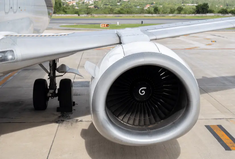 Why are Jet Engines Below the Wing? – Top 5 Reasons! (Advantages ...